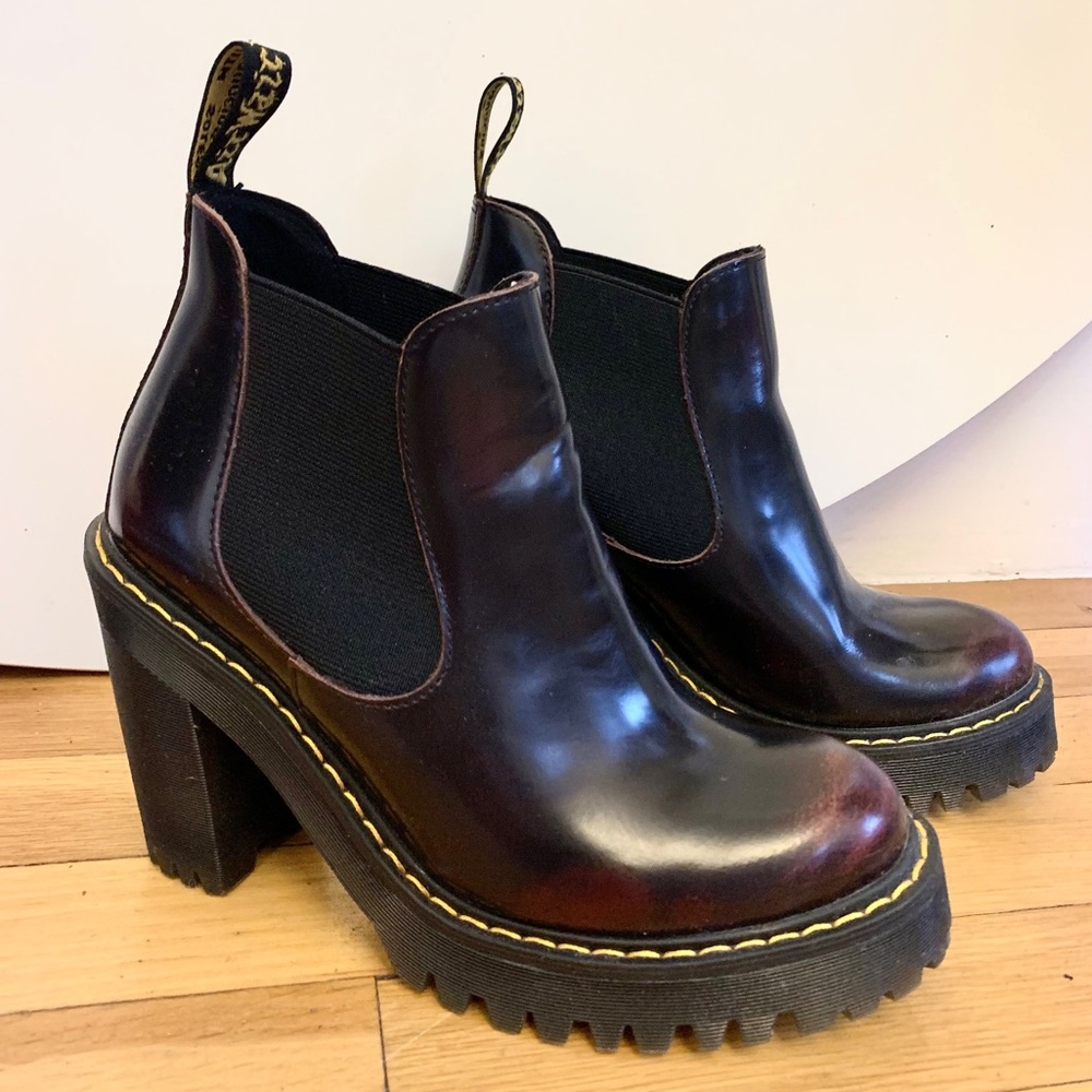 Dr. Martens Hurston Acadia (Platform Chelsea Boots)